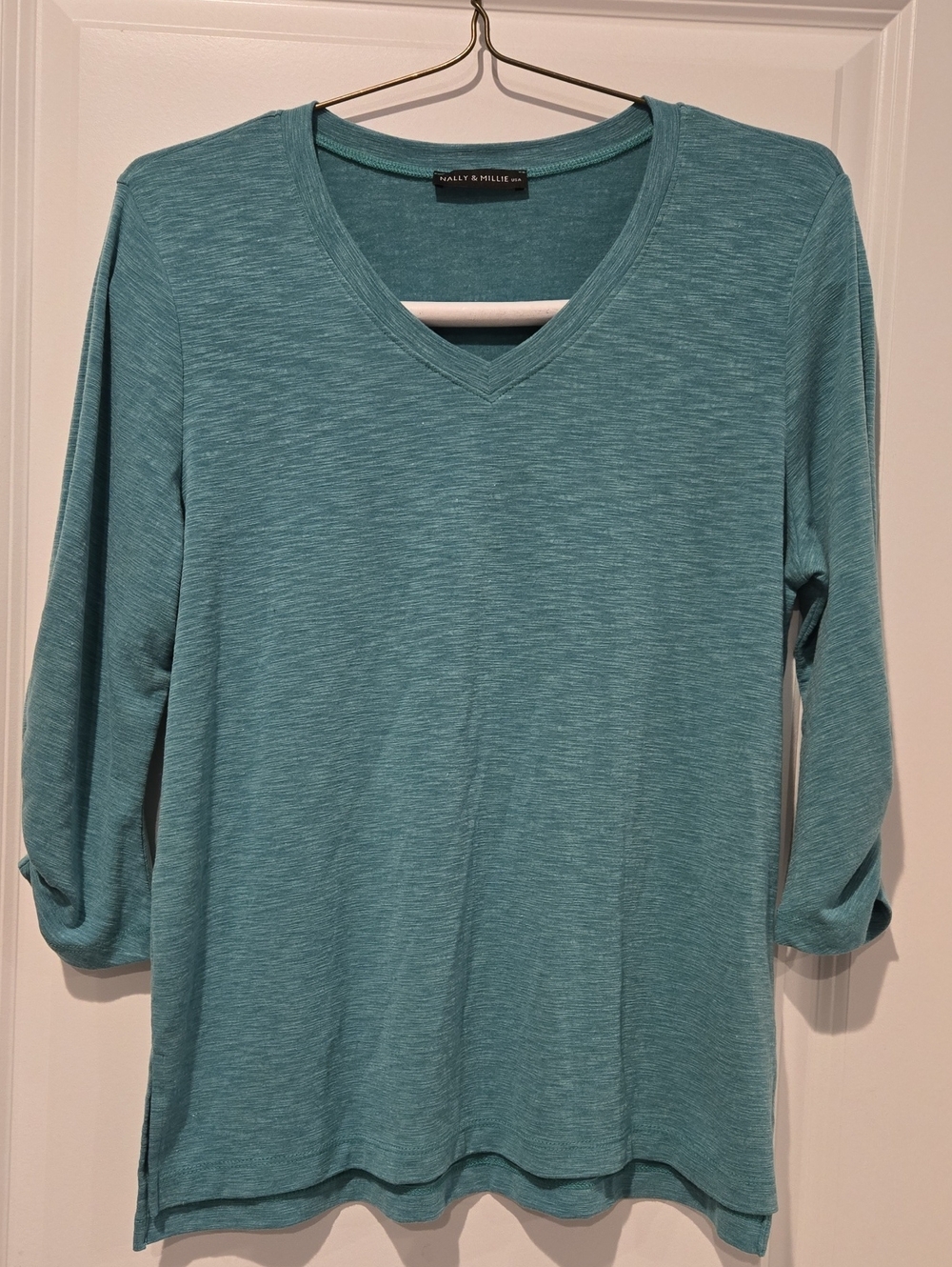 Nally & Millie Green V-Neck 3/4  Sleeve Top